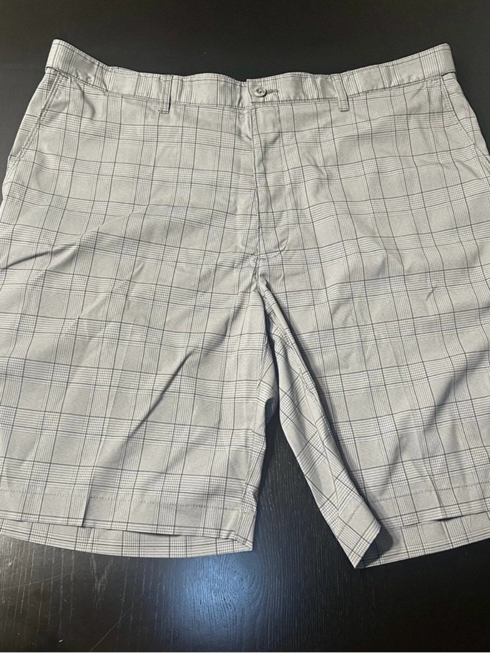 PGA Tour Men's Light Gray Plaid Flat-Front Golf Shorts
